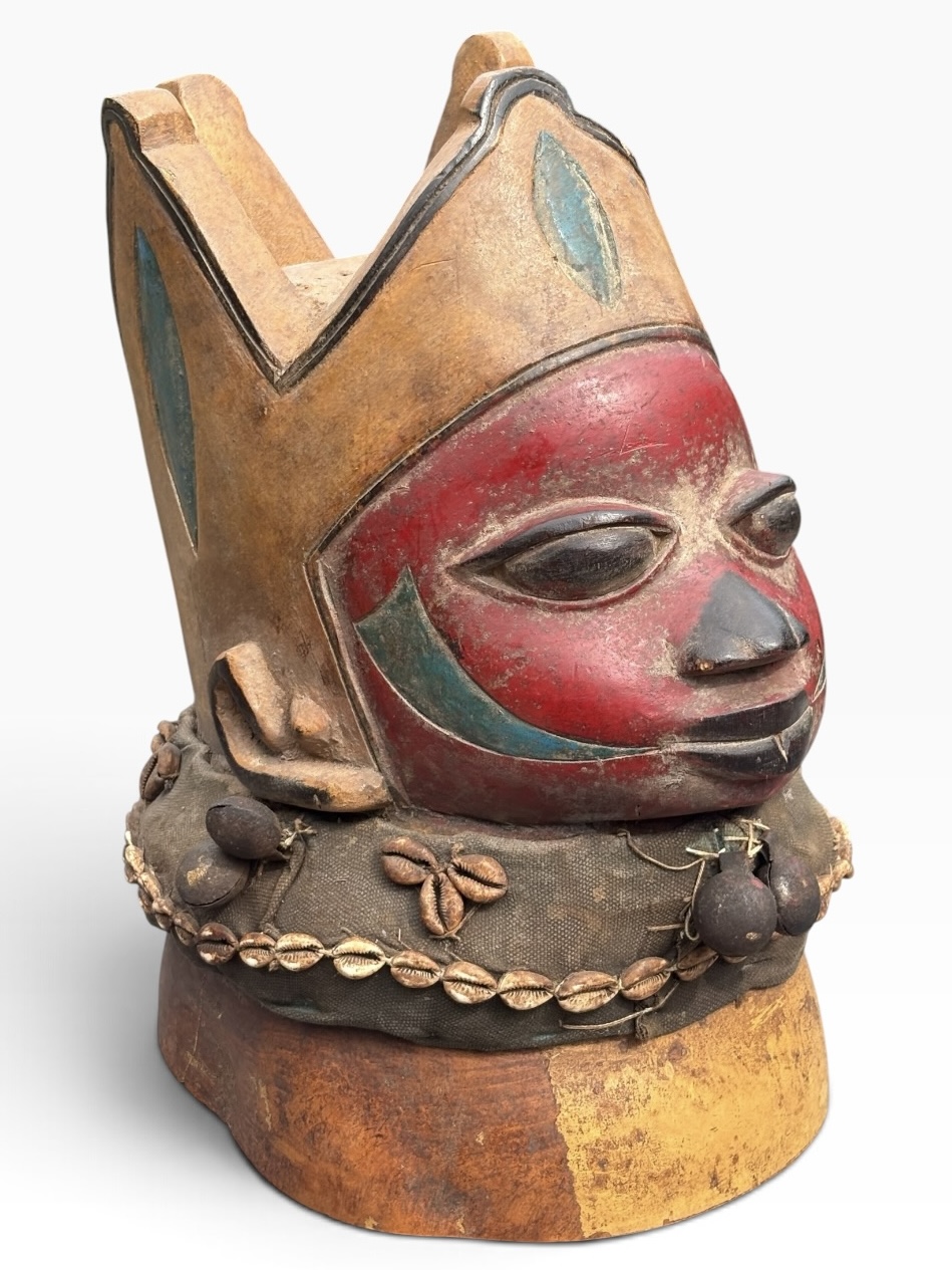 Yoruba Gelede Helmet Mask – Hand-Carved Ceremonial Art, 24" (61 cm) - Image 4