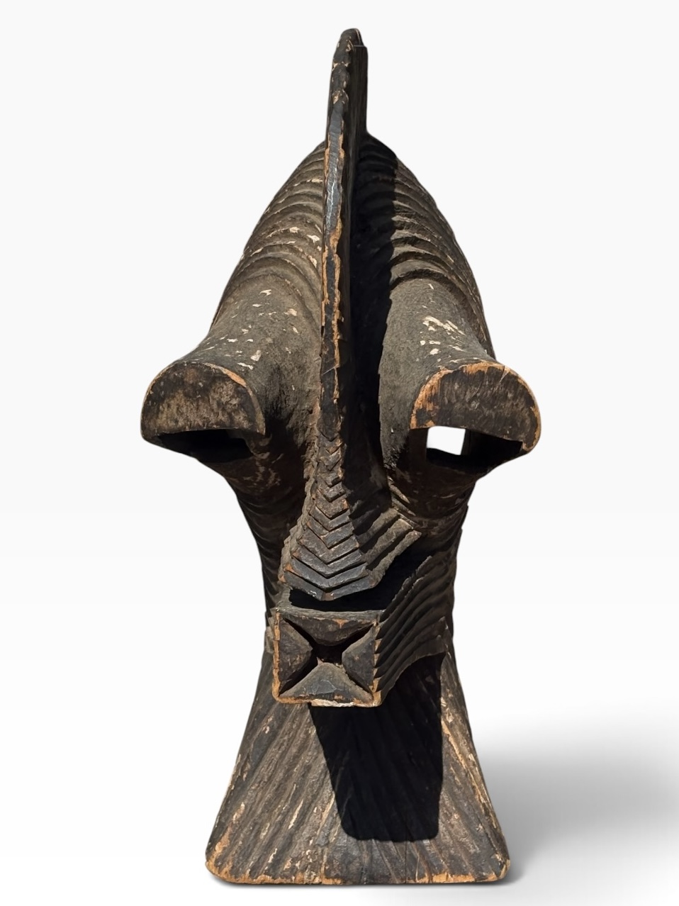 Vintage Luba Kifwebe Mask — Hand-Carved Ceremonial Art, 22” (55.9 cm) - Image 5