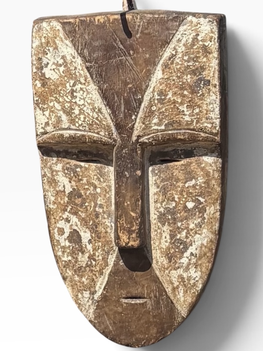 Vintage Mvuvi Abstract Kaolin Spirit Mask – Gabon - Image 3