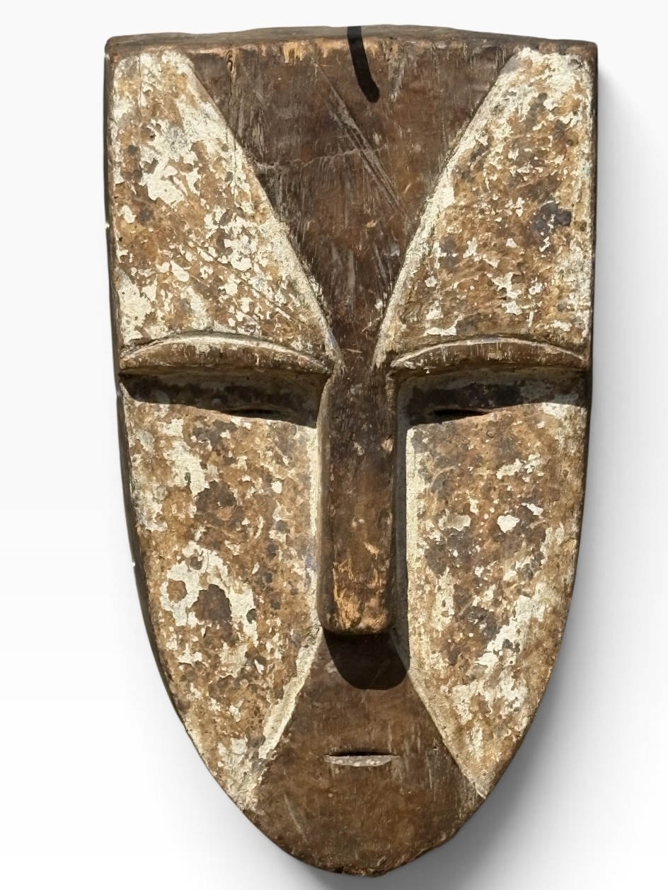 Vintage Mvuvi Abstract Kaolin Spirit Mask – Gabon - Image 4