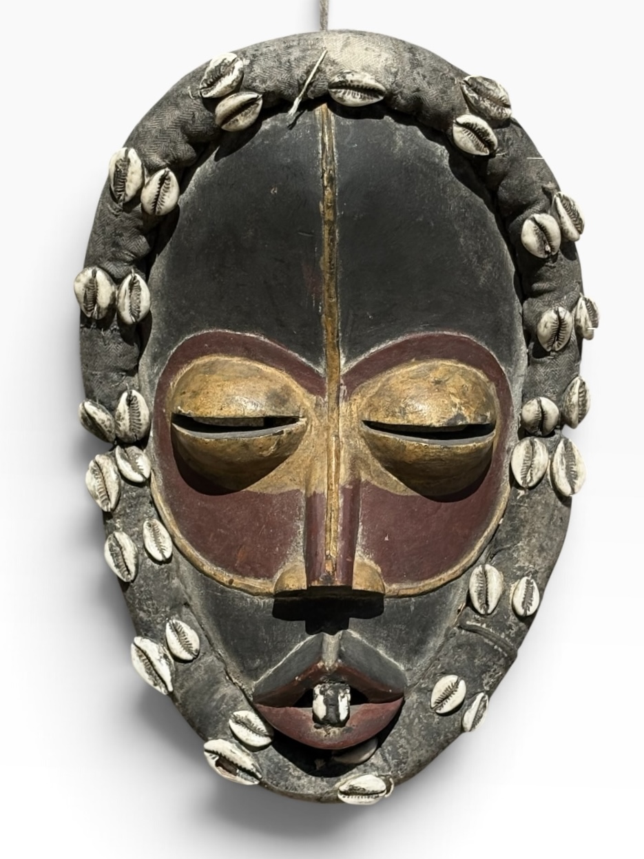 Vintage 14" Pende Mbuya Tri-Color Mask – DR Congo