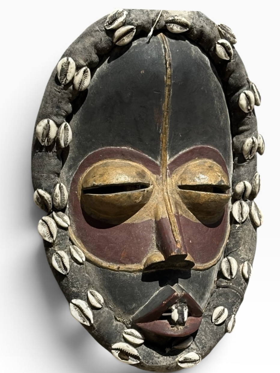 Vintage 14" Pende Mbuya Tri-Color Mask – DR Congo - Image 6