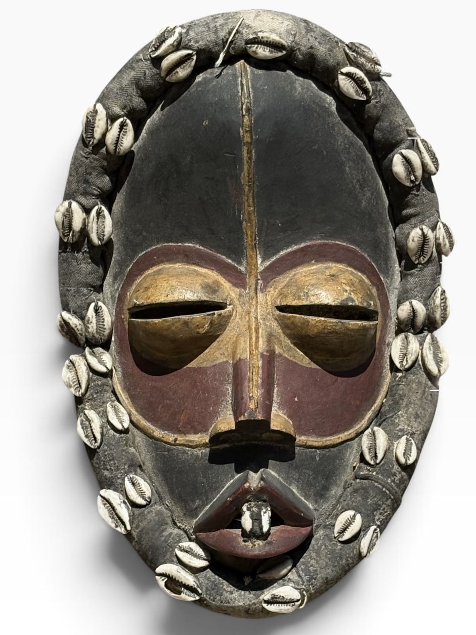 Vintage 14" Pende Mbuya Tri-Color Mask – DR Congo - Image 5