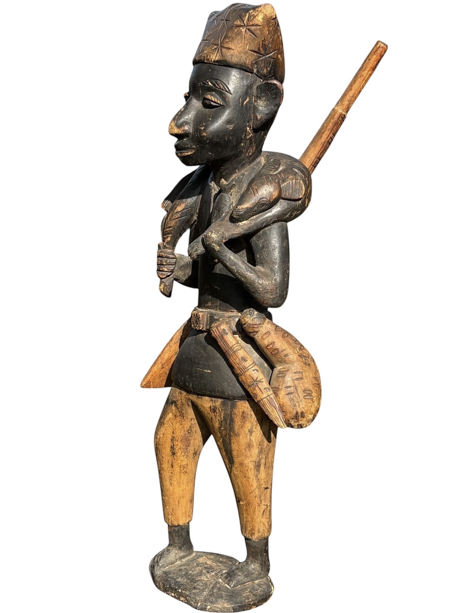 26 “ Standing Male Figure with Star-Incised Headdress - Image 7
